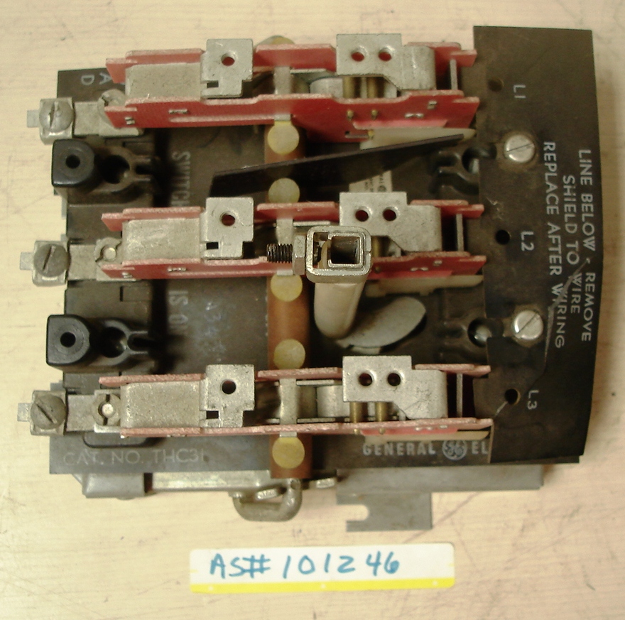Basic 3P Switch General Electric